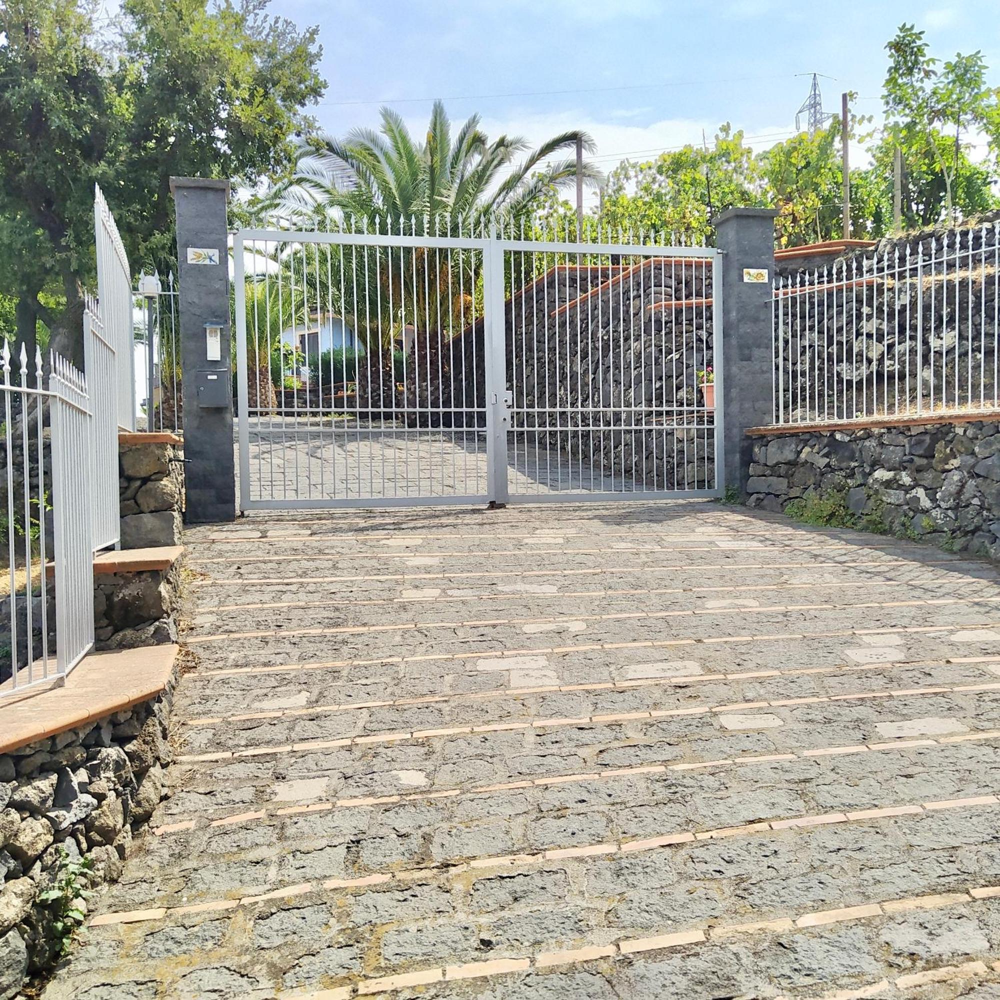 Villa Melany Casa Vacanza Пьедимонте-Этнео Экстерьер фото